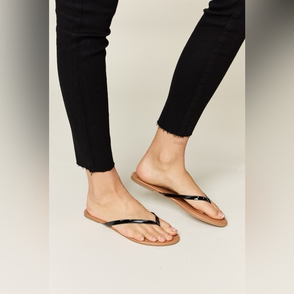 WILD DIVA PU Leather Open Toe Sandals - Picture 5 of 6